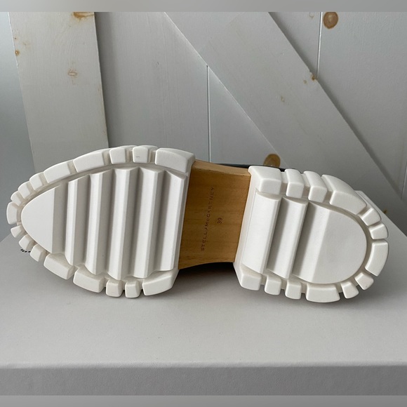 Stella McCartney Black Emilie Chelsea Boots - Picture 4 of 5